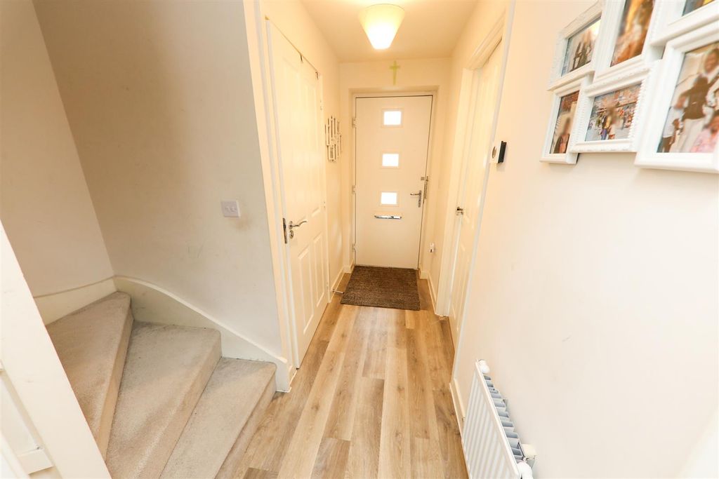 Additional image 5 of 4 bed town house for saleLakeside Boulevard, Lakeside, Doncaster DN4