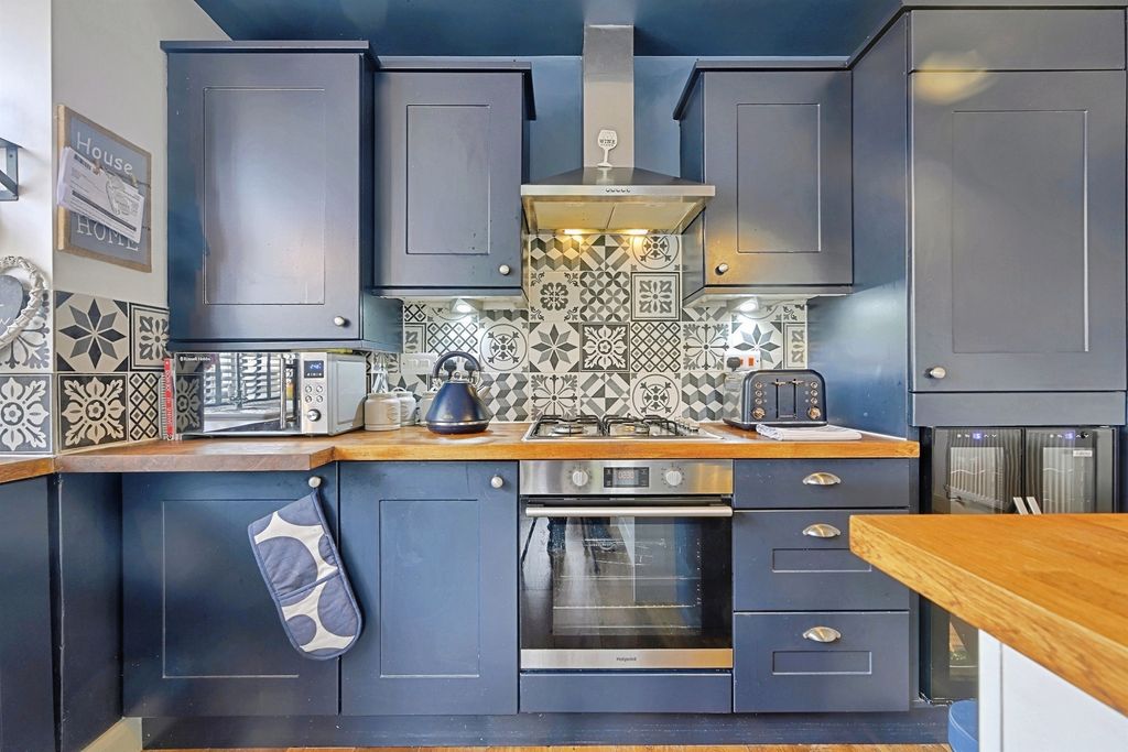 Additional image 3 of 2 bed flat for saleHollins Road, Todmorden OL14