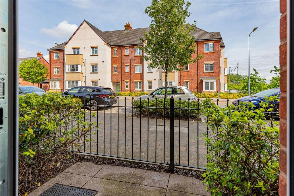 2 bed flat for saleHawthorn House, The Boulevard, Canton, Cardiff CF11