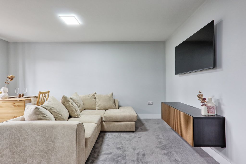 1 bed flat for saleCoxs Yard, Braintree CM7 photo 2