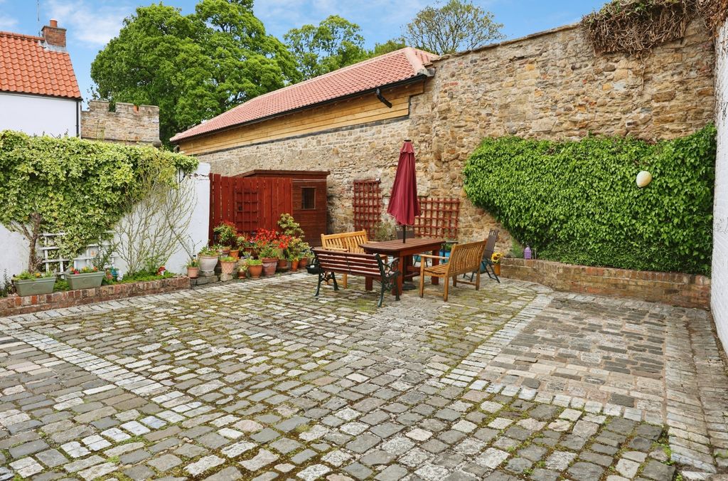 Additional image 10 of 2 bed flat for saleMarket Place, Bishop Auckland DL14