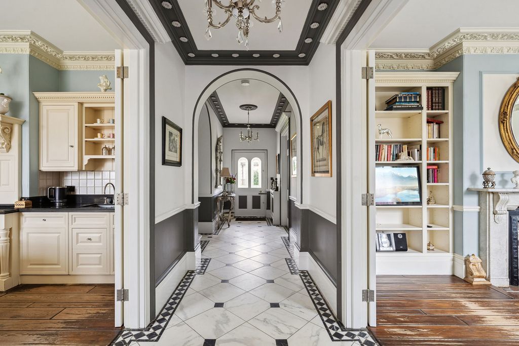 Additional image 9 of 6 bed detached house for saleChurchfields, Broxbourne EN10