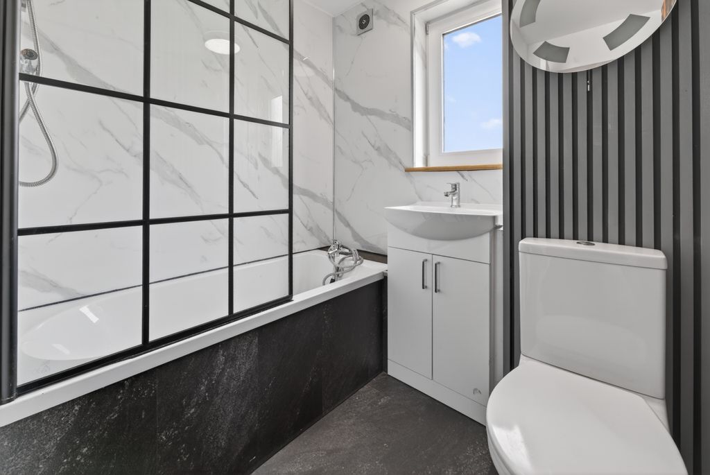 Additional image 15 of 2 bed flat for saleKingsknowe Court, Kingsknowe, Edinburgh EH14