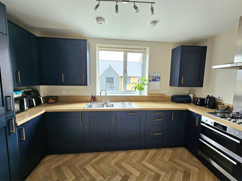 Additional image 2 of 2 bed flat for saleAshton Lane, Dursley GL11