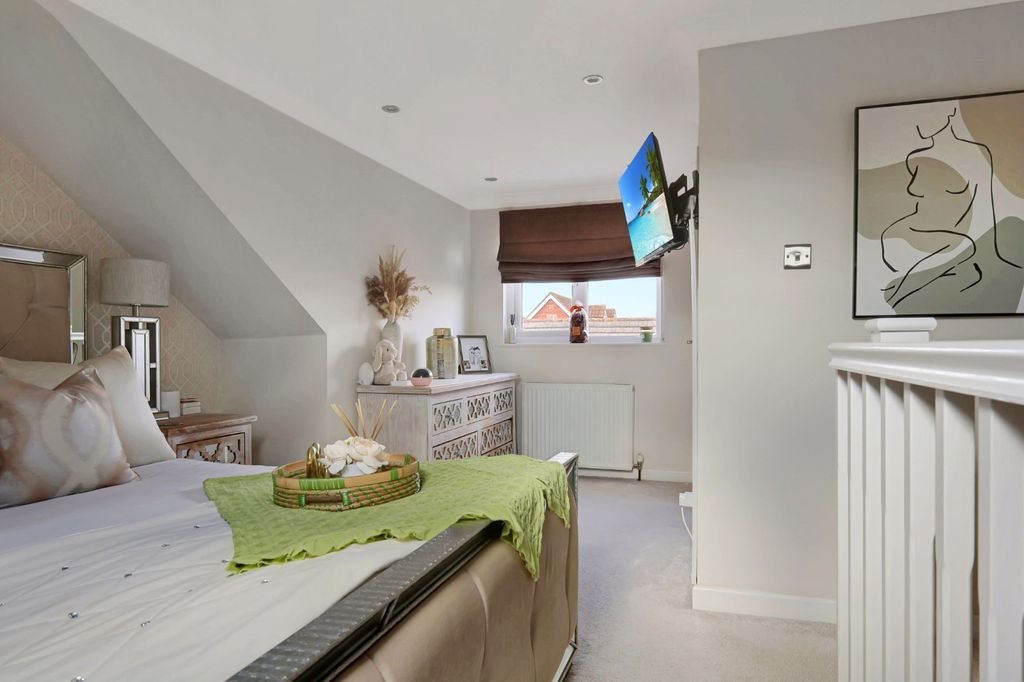 Additional image 13 of 3 bed end terrace house for saleArmath Place, Langdon Hills, Essex SS16