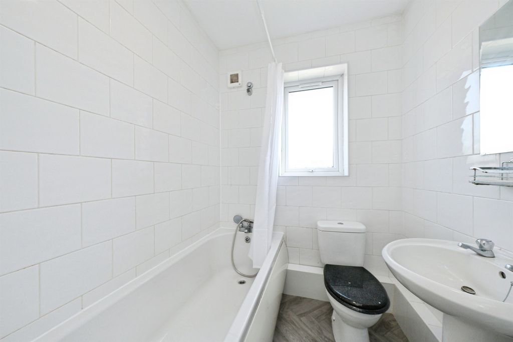 Additional image 6 of 1 bed flat for saleGregorys Way, Belper DE56