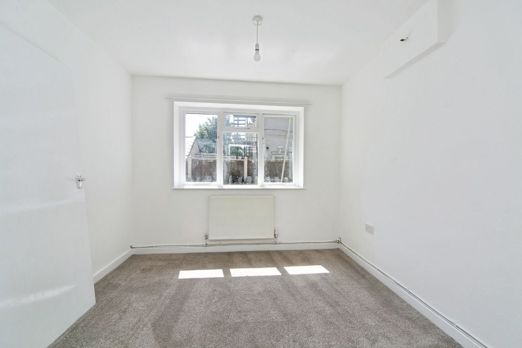 Additional image 9 of 3 bed flat for saleMostyn Road, Colwyn Bay, Conwy LL29