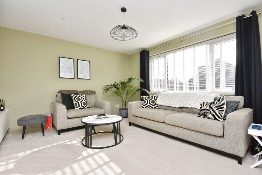 Additional image 7 of 4 bed detached bungalow for saleRosemary Avenue, Broadstairs, Kent CT10