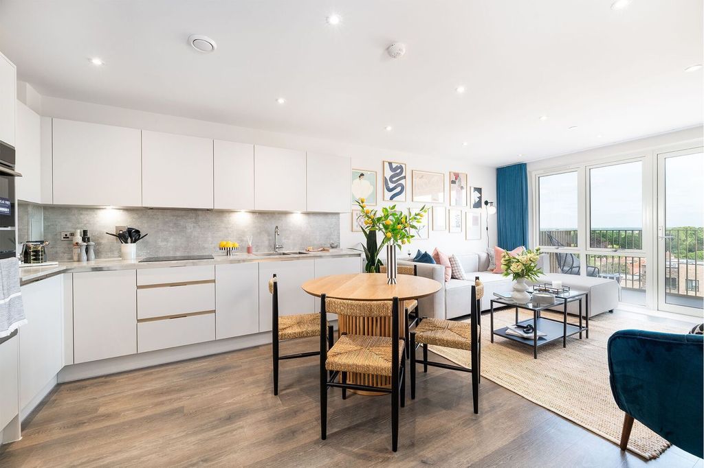 1 bed flat for saleSouth Oxhey Central, Watford WD19