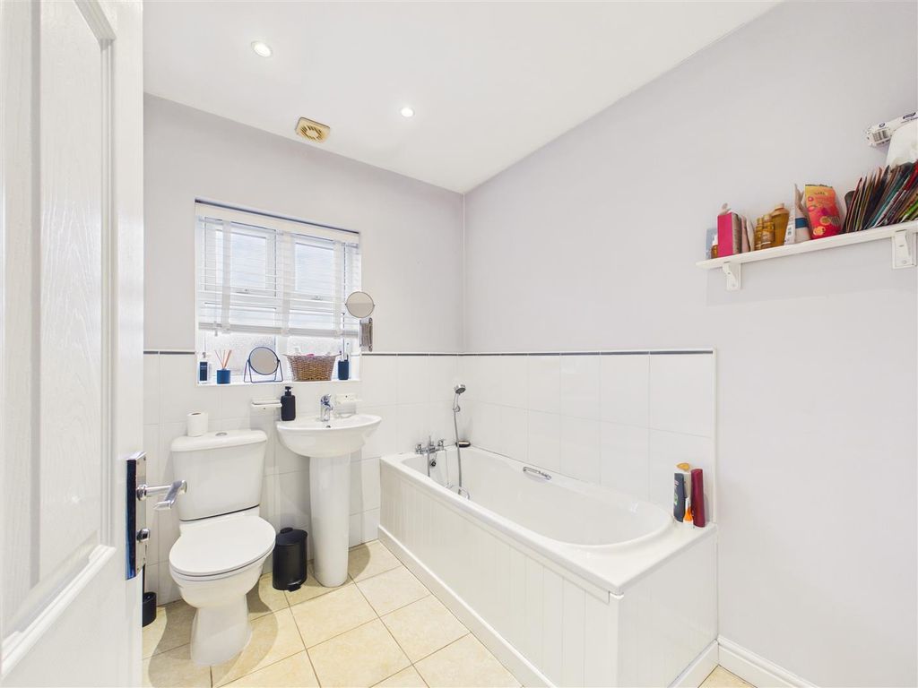 Additional image 15 of 4 bed semi-detached house for saleSandringham Road, Brough HU15