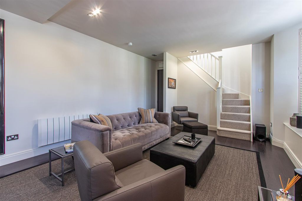 Additional image 9 of 2 bed flat for saleWaterloo Gardens, Penylan CF23