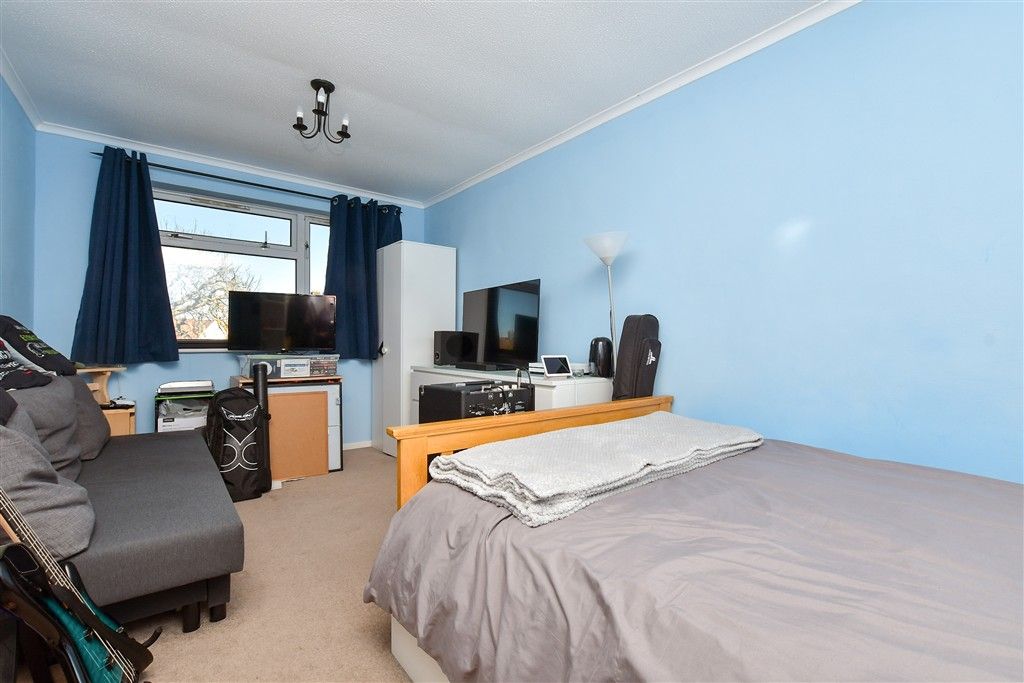 Additional image 9 of 2 bed flat for salePound Road, Banstead, Surrey SM7