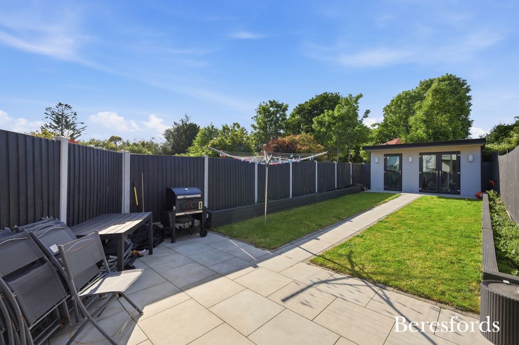 Additional image 16 of 3 bed maisonette for saleTudor Drive, Gidea Park RM2