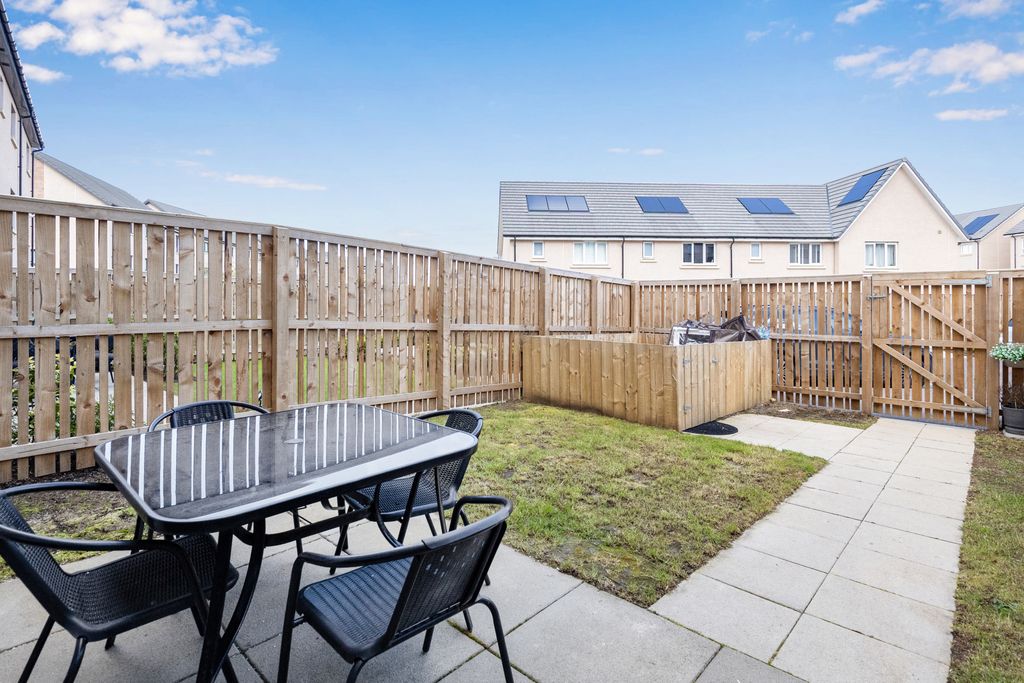 Additional image 23 of 3 bed town house for sale16 Kettleslaw Cruik, South Queensferry EH30