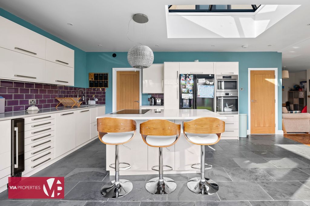 Additional image 6 of 4 bed detached house for saleMckenzie Road, Broxbourne EN10