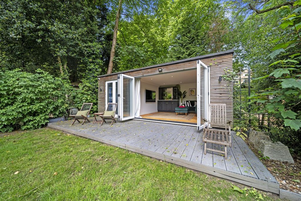 Additional image 27 of 4 bed semi-detached house for saleManor House Gardens, Abbots Langley WD5