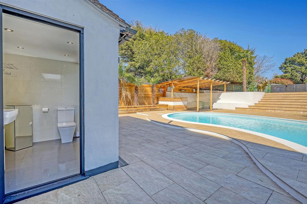 Additional image 31 of 4 bed detached house for saleCourtland Drive, Chigwell IG7