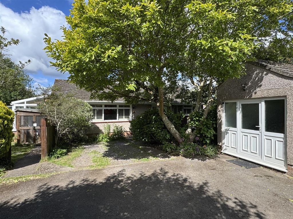 3 bed detached bungalow for saleLoop Road, Beachley, Chepstow NP16