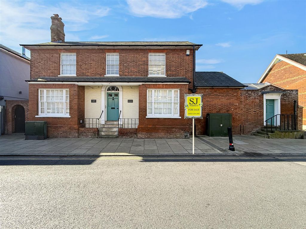 4 bed detached house for saleHigh Street, Burnham-On-Crouch CM0
