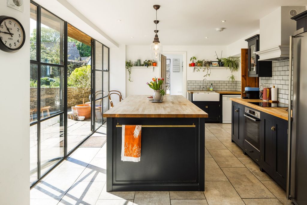 Additional image 5 of 6 bed detached house for saleAlbion Street, Chipping Norton OX7