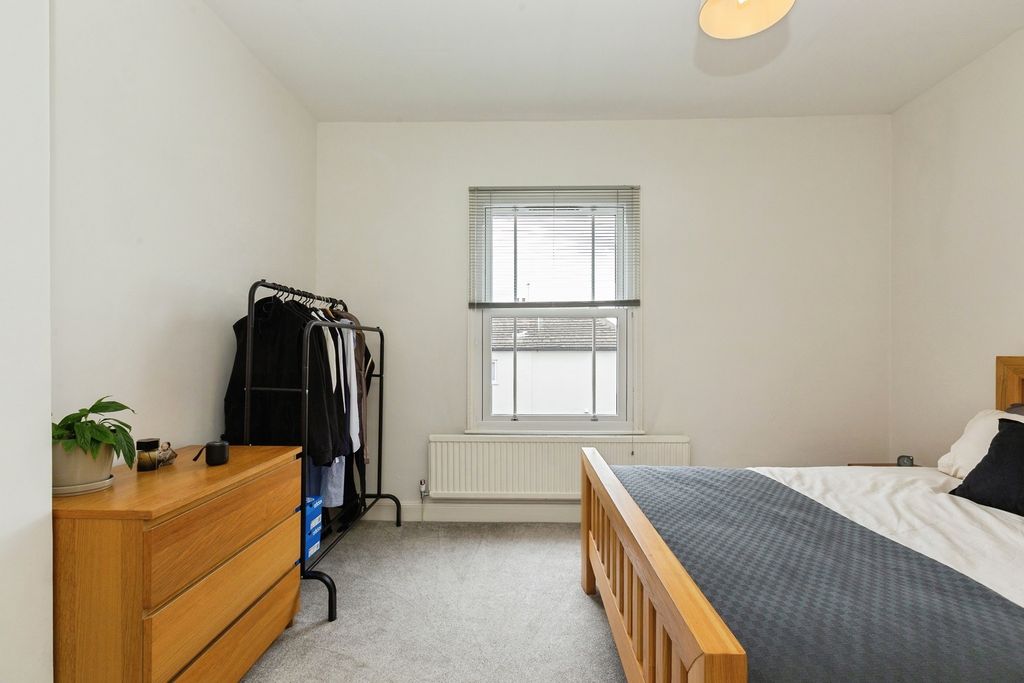 Additional image 10 of 1 bed flat for saleEssex Road, Thame, Oxfordshire OX9