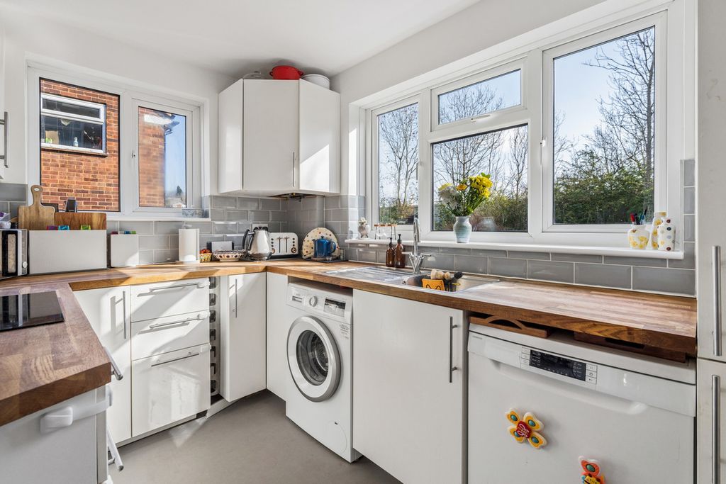 Additional image 8 of 2 bed maisonette for saleDarvell Drive, Chesham HP5
