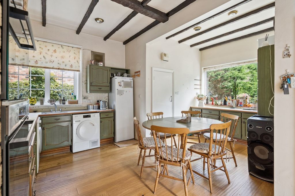 Additional image 9 of 5 bed detached house for saleFinch Lane, Bushey WD23