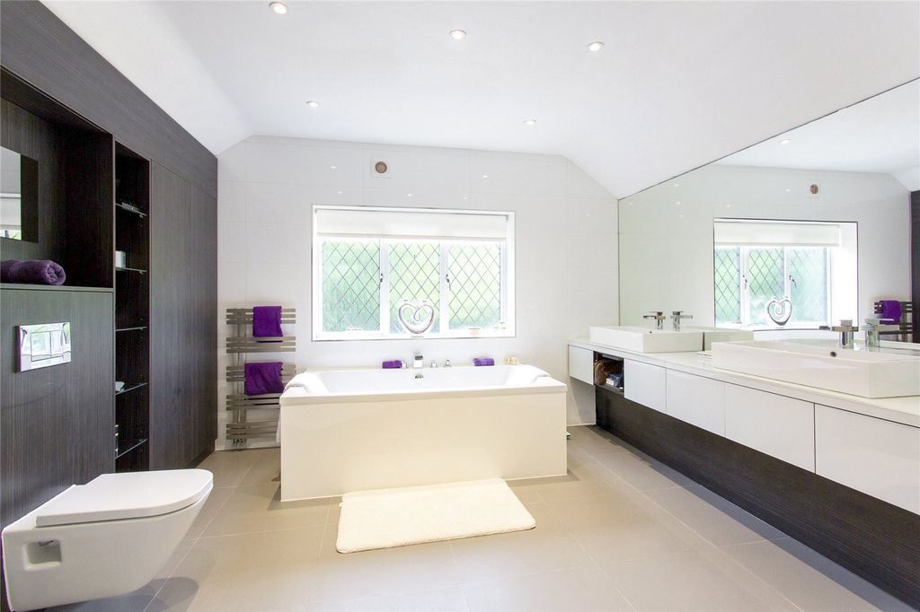 Additional image 9 of 6 bed detached house for saleCaldecote Gardens, Bushey, Hertfordshire WD23