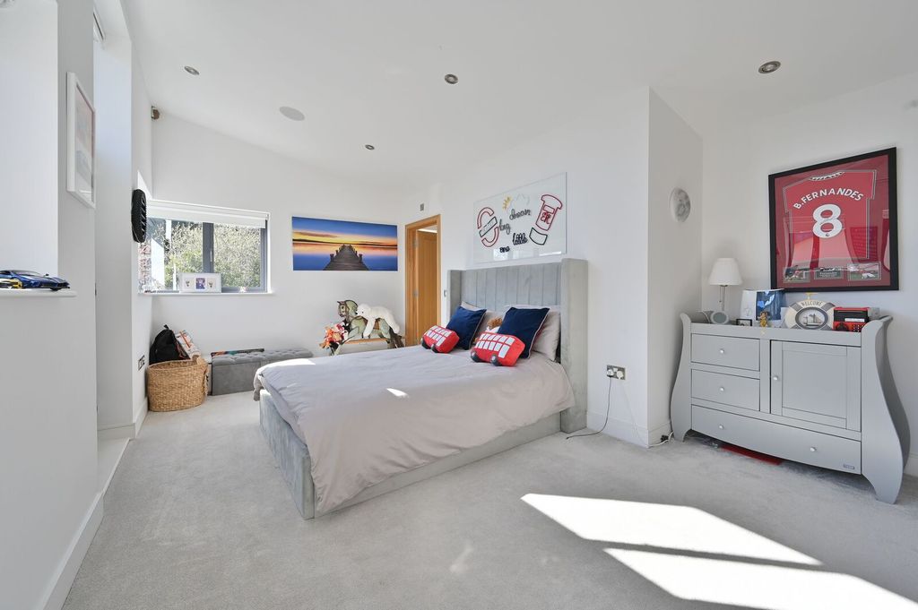 Additional image 27 of 5 bed detached house for saleThe Harlequins, Sandy Lane, Bushey WD23