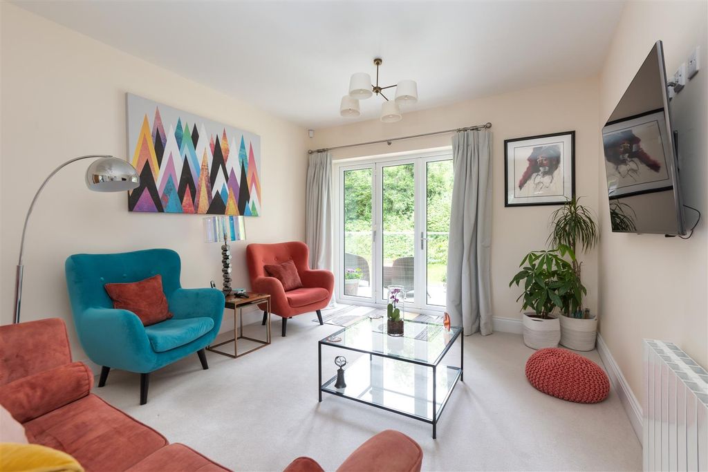 2 bed flat for saleMain Road, Bolton Le Sands, Carnforth LA5