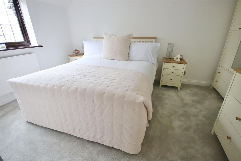 Additional image 18 of 4 bed detached house for saleExeter Close, Chippenham SN14