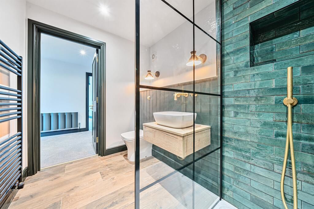 Additional image 8 of 2 bed penthouse for saleGladstone Road, Chippenham SN15