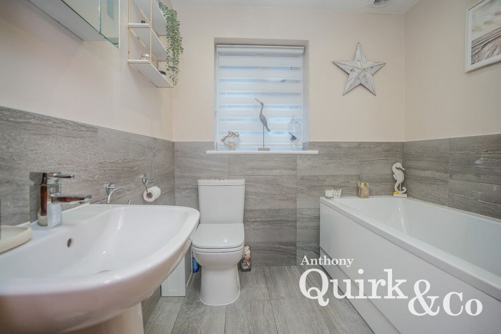 Additional image 21 of 4 bed detached house for saleChurch Parade, Canvey Island SS8