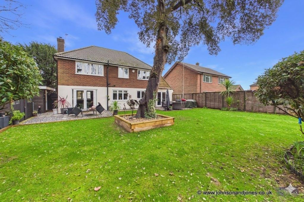 Additional image 32 of 4 bed detached house for saleLittle Green Lane, Chertsey KT16