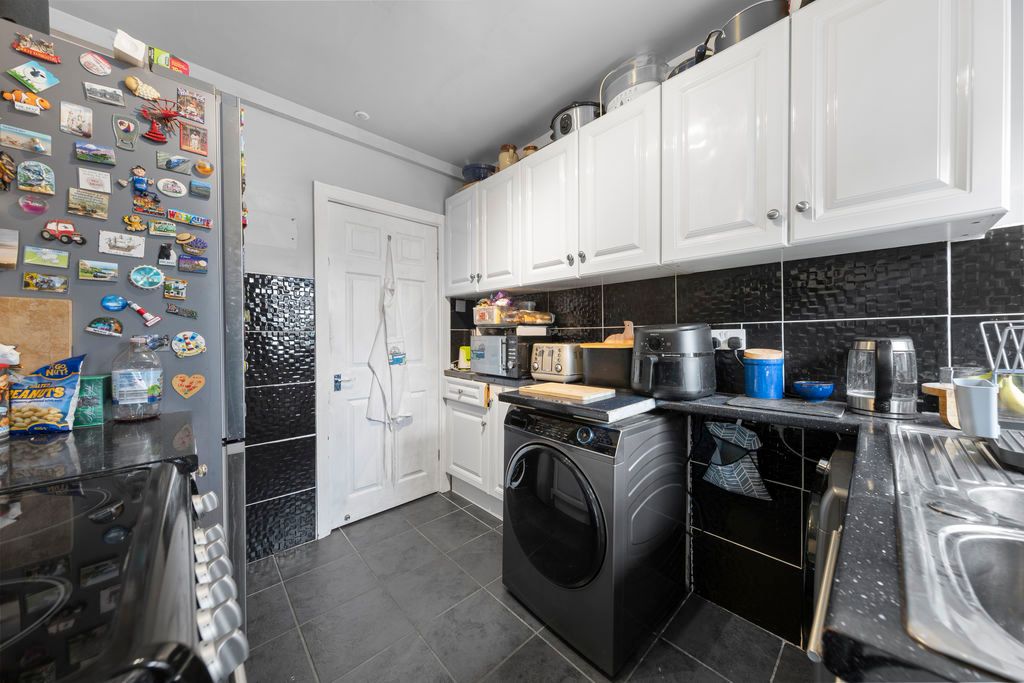 Additional image 14 of 3 bed semi-detached house for saleAvenue Road, Whittington Moor, Chesterfield S41