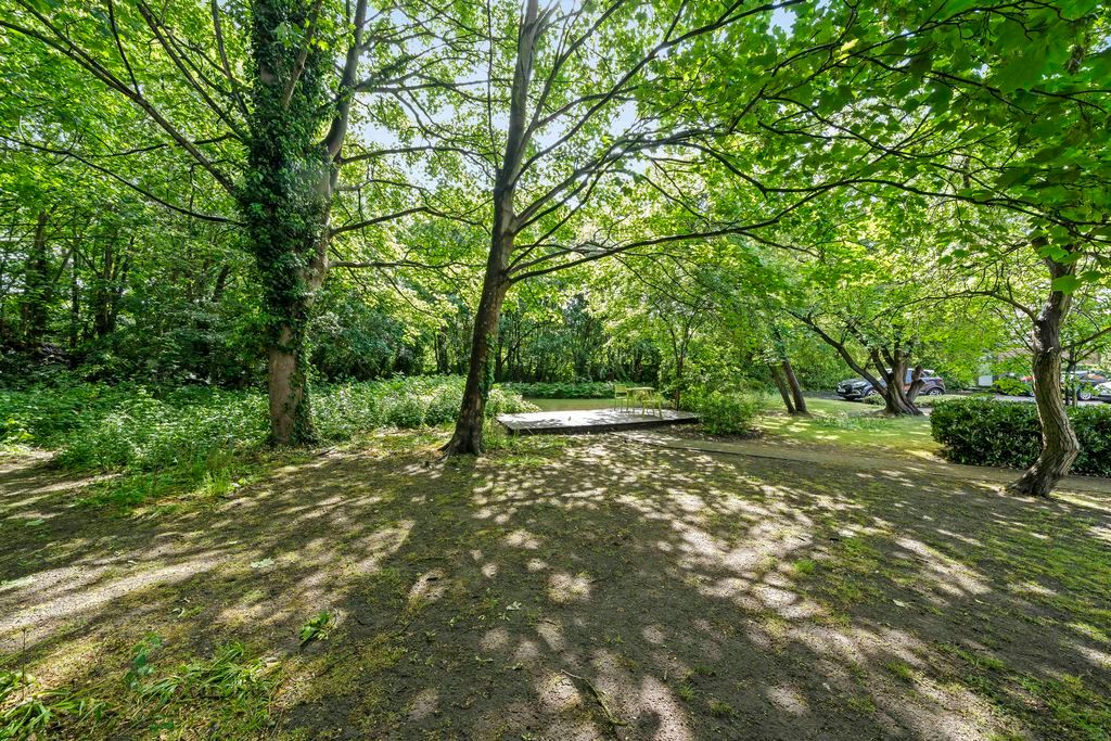 Additional image 7 of 2 bed flat for saleWindermere Court, Denmark Road, Carshalton SM5