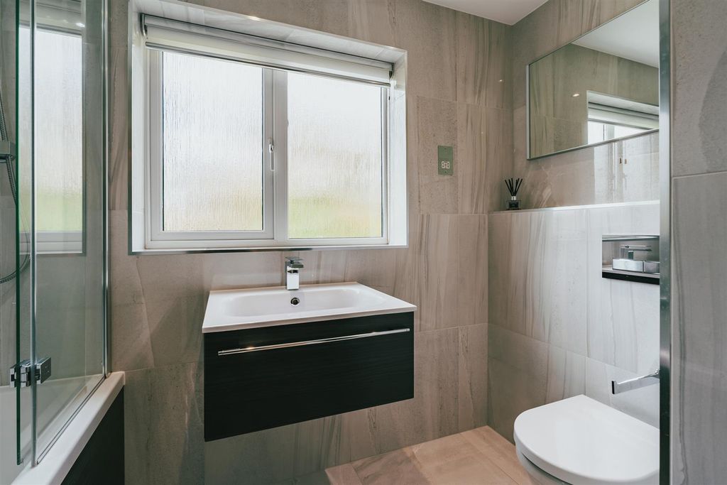Additional image 25 of 5 bed property for saleOld Pheasant Court, Chesterfield S40