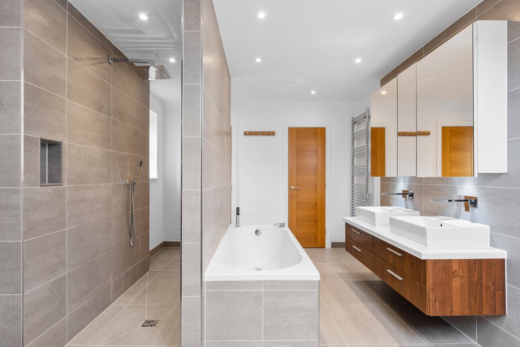 Additional image 7 of 5 bed detached house for saleHolland Park, Caterham CR3