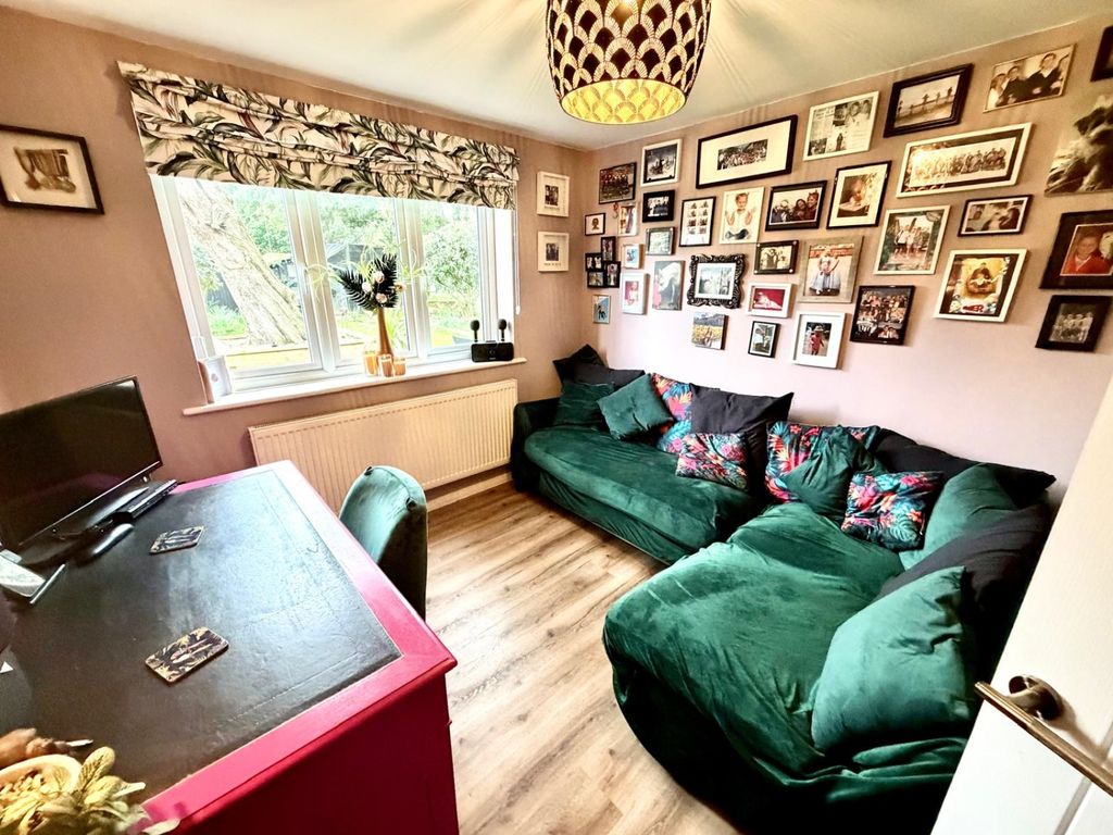 Additional image 6 of 4 bed detached house for saleLittle Green Lane, Chertsey, Surrey KT16