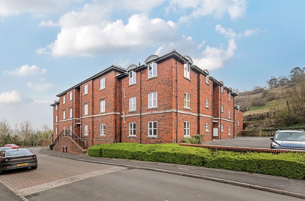 Additional image 13 of 2 bed flat for saleCunetio Gardens, White Horse Road, Marlborough SN8