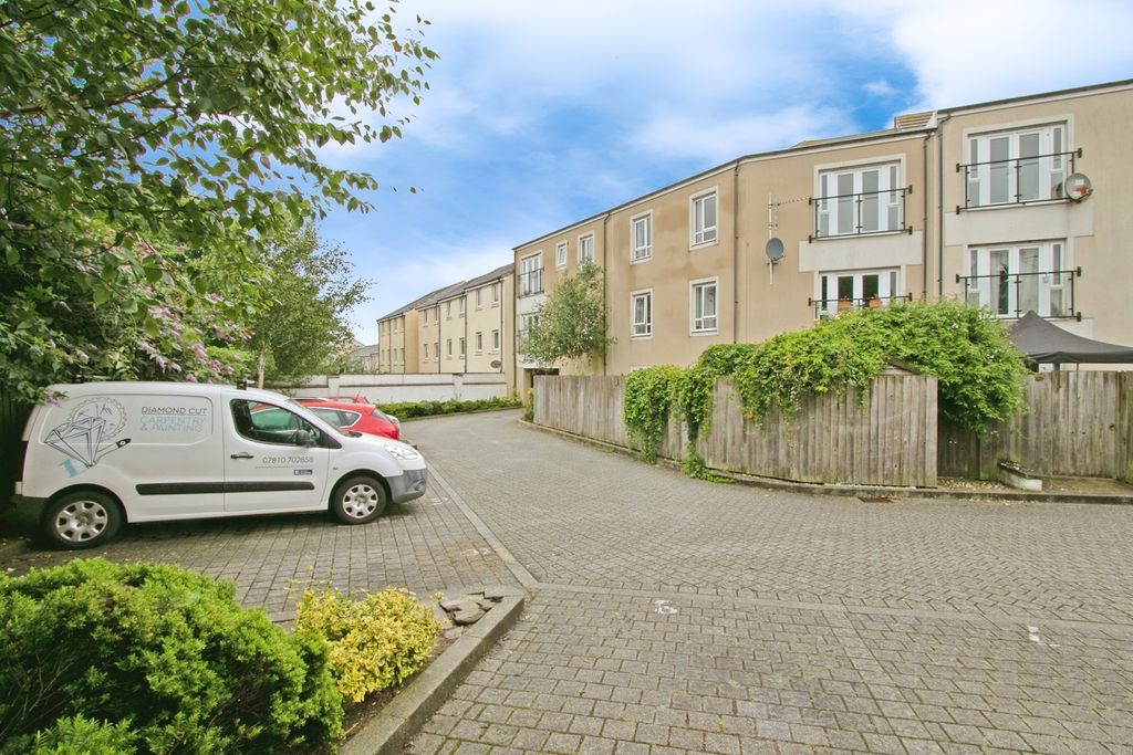 Additional image 9 of 2 bed flat for saleNicholas Holman Road, Camborne, Cornwall TR14