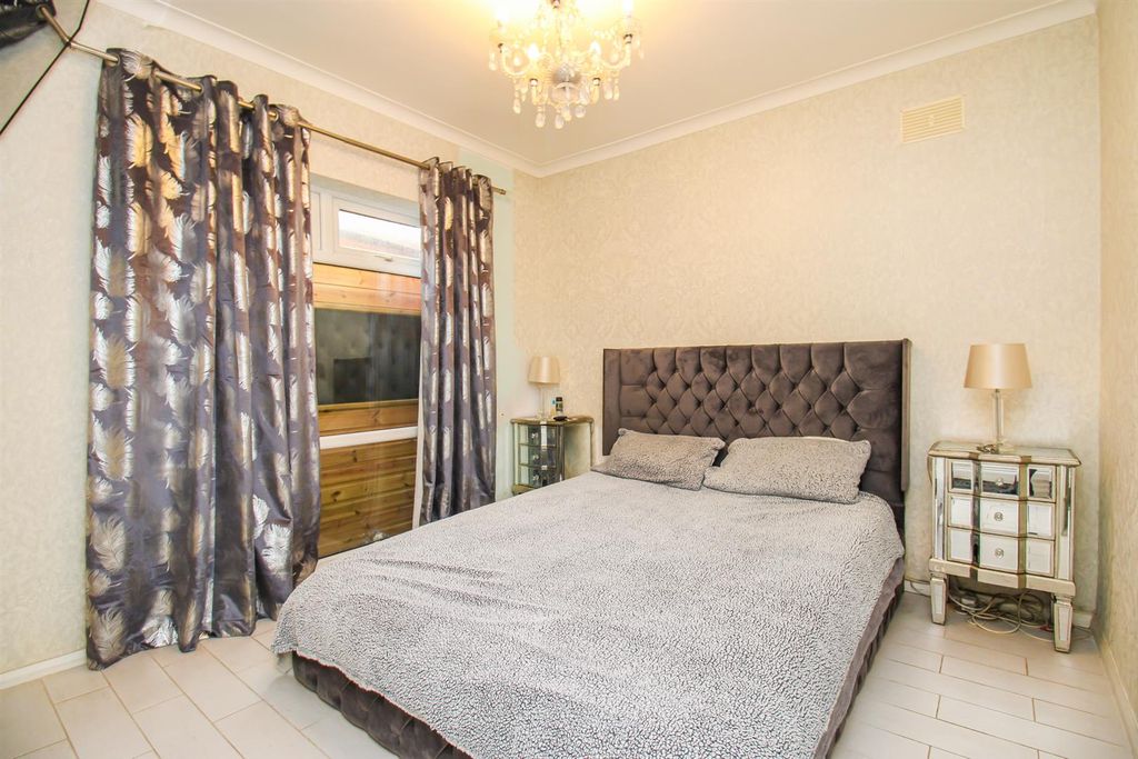 Additional image 11 of 2 bed detached bungalow for saleHolywell Lane, Castleford WF10