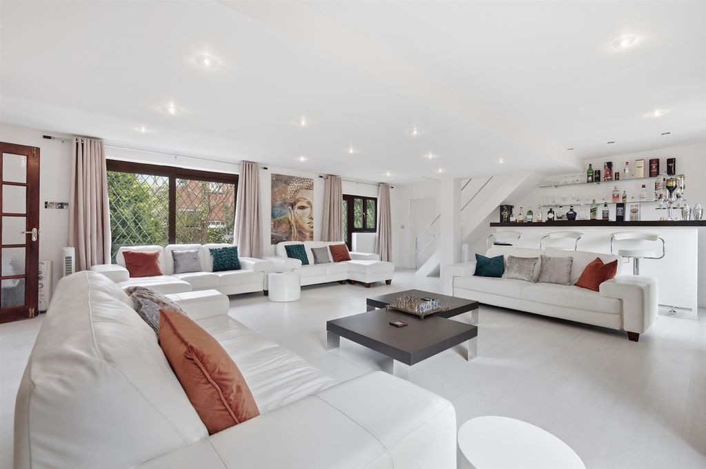 Additional image 2 of 6 bed detached house for saleBromley Lane, Chislehurst BR7