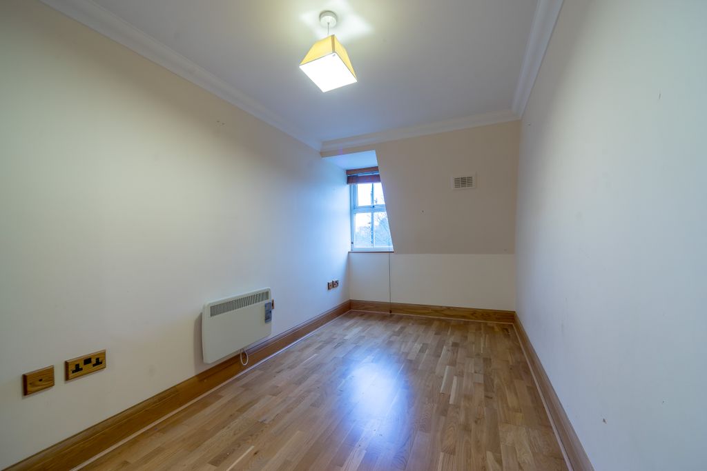 Additional image 13 of 2 bed flat for saleWindsor Street, Chertsey KT16