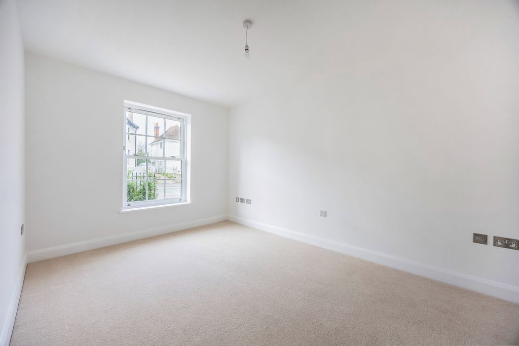 Additional image 5 of 3 bed semi-detached house for saleLondon Road, Cheltenham GL52
