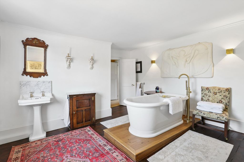 Additional image 15 of 5 bed link detached house for saleWindsor Street, Chertsey, Surrey KT16