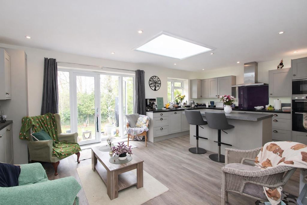 Additional image 2 of 5 bed semi-detached house for saleNorthwood Road, Carshalton SM5