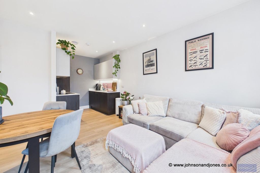 Additional image 5 of 2 bed flat for salePortman House, Chertsey KT16
