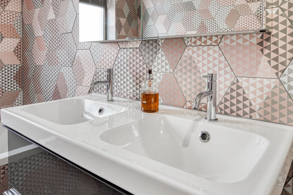 Additional image 17 of 4 bed semi-detached house for saleRuskin Road, Carshalton SM5