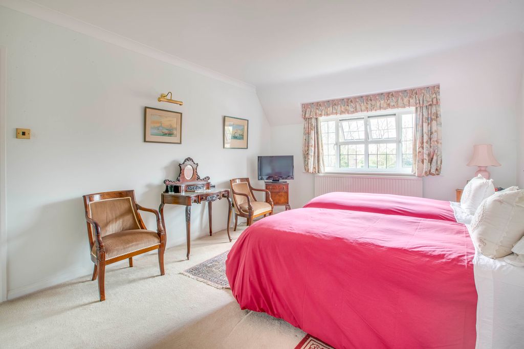 Additional image 18 of 7 bed detached house for saleBurtons Way, Chalfont St Giles HP8